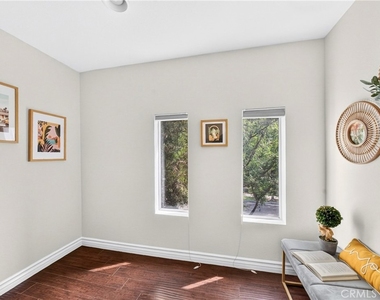 2256 Clark - Photo Thumbnail 6