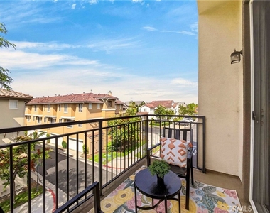 2256 Clark - Photo Thumbnail 28