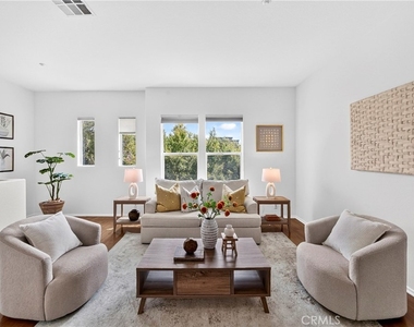 2256 Clark - Photo Thumbnail 10