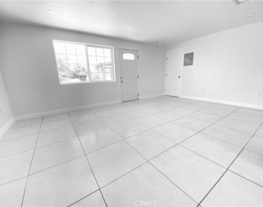 2558 W Lullaby Lane - Photo Thumbnail 6