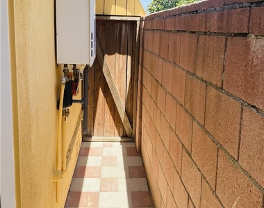 2558 W Lullaby Lane - Photo Thumbnail 12