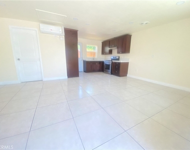 2558 W Lullaby Lane - Photo Thumbnail 1