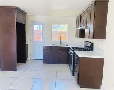 2558 W Lullaby Lane - Photo Thumbnail 3
