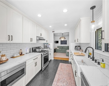 7323 W 91st - Photo Thumbnail 11