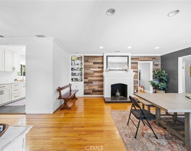7323 W 91st - Photo Thumbnail 2