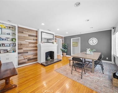 7323 W 91st - Photo Thumbnail 1