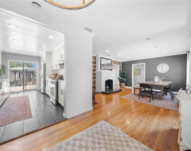 7323 W 91st - Photo Thumbnail 9