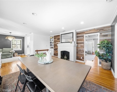 7323 W 91st - Photo Thumbnail 4