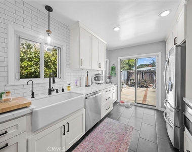 7323 W 91st - Photo Thumbnail 12