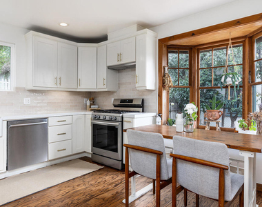 4195 York Boulevard - Photo Thumbnail 6