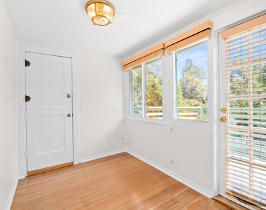 2026 Laurel Canyon Boulevard - Photo Thumbnail 6