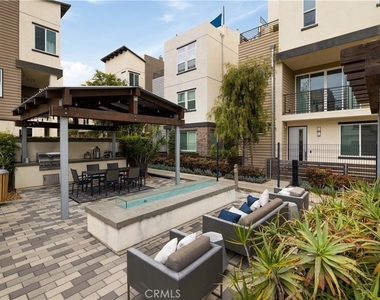 2138 Bella Court - Photo Thumbnail 32