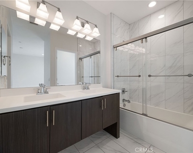 2138 Bella Court - Photo Thumbnail 20