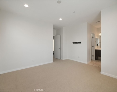 2138 Bella Court - Photo Thumbnail 18