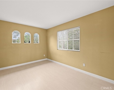 15 Ballard - Photo Thumbnail 22