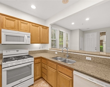 15 Ballard - Photo Thumbnail 11