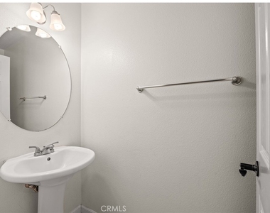 15 Ballard - Photo Thumbnail 14