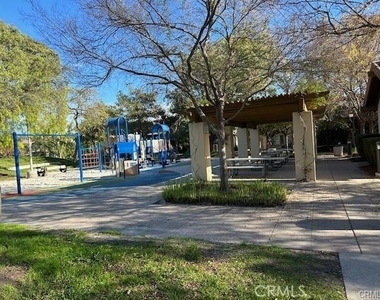 15 Ballard - Photo Thumbnail 7