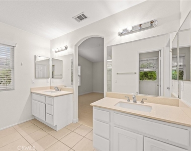 15 Ballard - Photo Thumbnail 18
