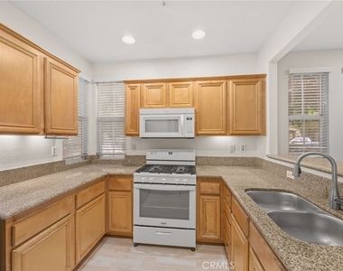 15 Ballard - Photo Thumbnail 10