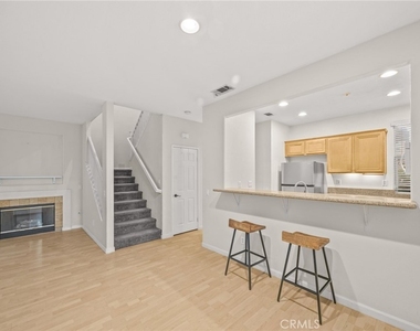 15 Ballard - Photo Thumbnail 8