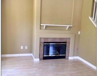 15 Ballard - Photo Thumbnail 6