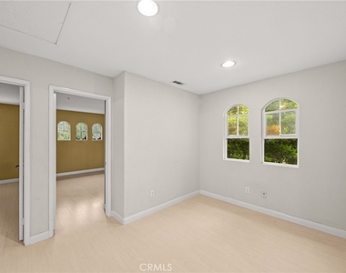 15 Ballard - Photo Thumbnail 15