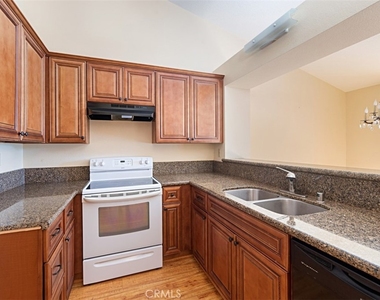 22 Campton Place - Photo Thumbnail 15