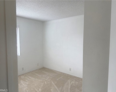 13 Eastmont - Photo Thumbnail 16