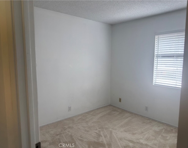 13 Eastmont - Photo Thumbnail 15