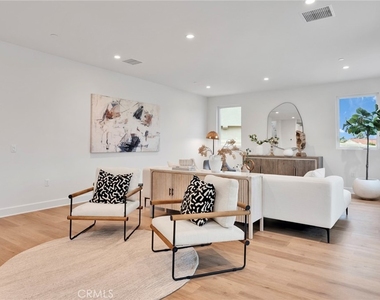 3167 Morningfield Dr - Photo Thumbnail 2