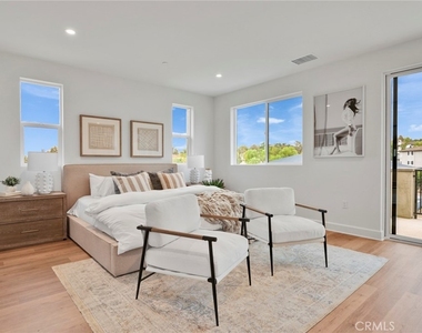 3167 Morningfield Dr - Photo Thumbnail 12