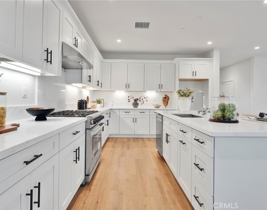 3167 Morningfield Dr - Photo Thumbnail 5