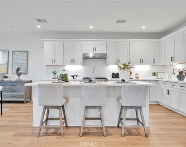 3167 Morningfield Dr - Photo Thumbnail 6