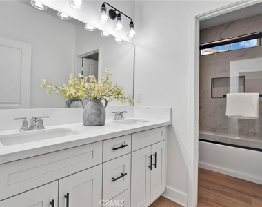 3167 Morningfield Dr - Photo Thumbnail 10