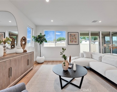 3167 Morningfield Dr - Photo Thumbnail 1