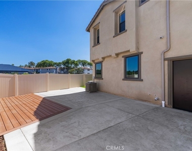 3167 Morningfield Dr - Photo Thumbnail 18