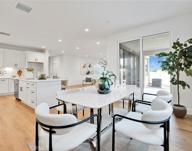3167 Morningfield Dr - Photo Thumbnail 4