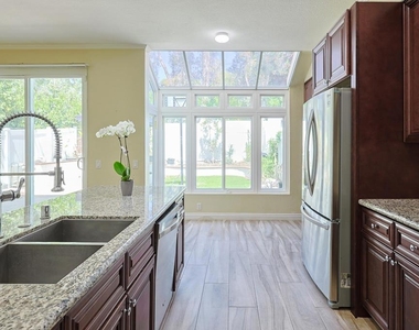 4578 Da Vinci Street - Photo Thumbnail 5