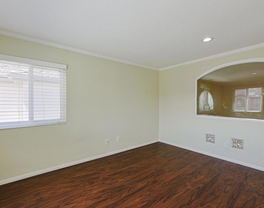 4578 Da Vinci Street - Photo Thumbnail 26