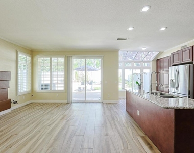 4578 Da Vinci Street - Photo Thumbnail 3
