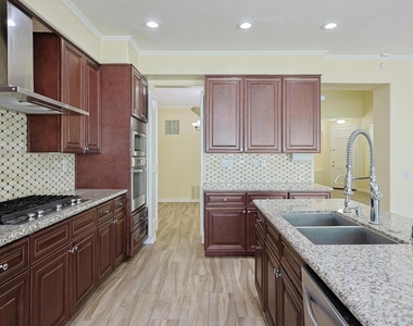4578 Da Vinci Street - Photo Thumbnail 9