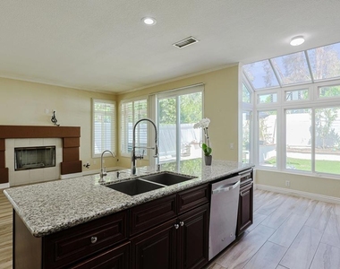 4578 Da Vinci Street - Photo Thumbnail 6