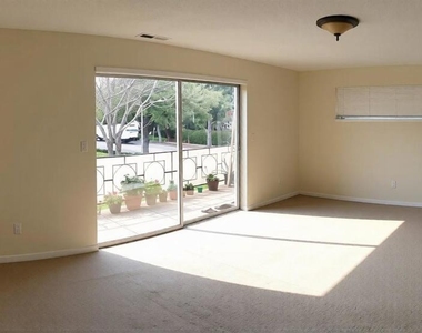 752 University Avenue - Photo Thumbnail 2