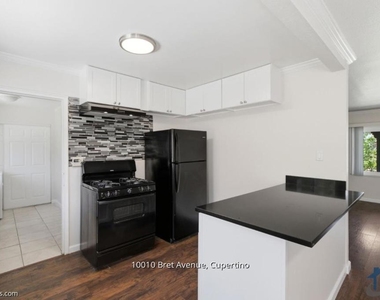10010 Bret Avenue - Photo Thumbnail 2