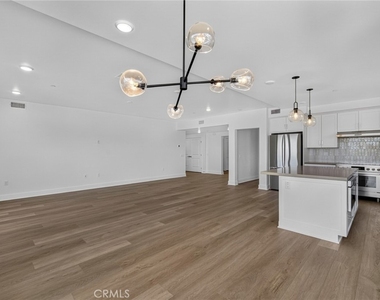 24722 Del Prado - Photo Thumbnail 20