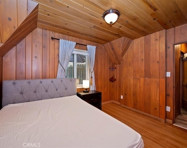 311 Hemlock - Photo Thumbnail 14