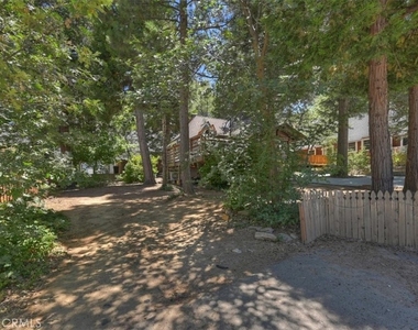 311 Hemlock - Photo Thumbnail 24