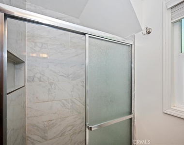 311 Hemlock - Photo Thumbnail 12