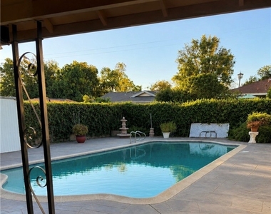 1753 N San Antonio - Photo Thumbnail 1